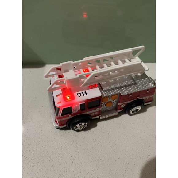 Goodbye Gear Maxx Action Fire Rescue Vehicle - With Lights and Sound - Picture 6 of 8